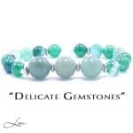 Delicate Gemstones Rachno izrabotena grivna s Zelen Ahat, Zelen Avantyurin i Stomaneni Elementi na Silikonova Korda