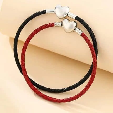 Elegantna kozhena grivna s talisman sartse