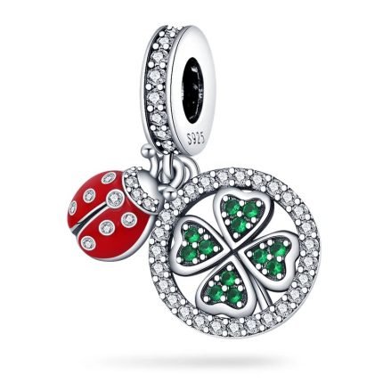 Srebaren talisman s kalinka i chetirilistna detelina simvol na kasmet i shtastie