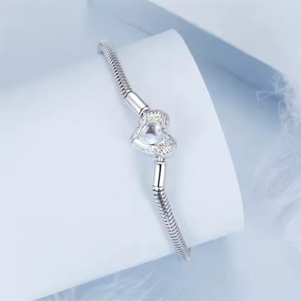 Srebarna grivna za talismani & 8220 Angelsko sartse& 8221 Eleganten aksesoar s dalboka simvolika