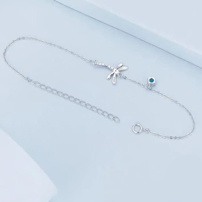 Srebarna grivna & 8220 Vodno konche& 8221 elegantnost i stil