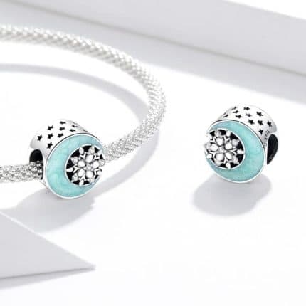 Srebaren talisman snezhinka i polumesets eleganten charm