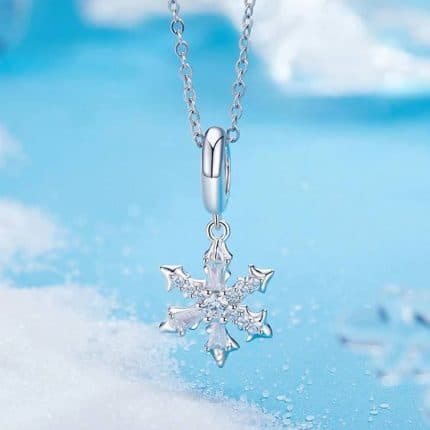 SREBAREN VISYaSht TALISMAN SNEZhINKA ELEGANTEN DIZAYN