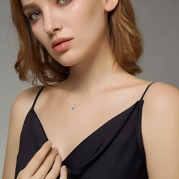 Нежно дамско колие с прозрачен циркон Princess Cut и прозрачна корда 40 см