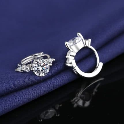 Crystal Halo обеци Хъги с голям централен цирконий и малки циркони