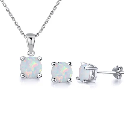 Сребърен комплект Opal Grace с колие с кръгъл бял опал и съответстващи обеци на винт